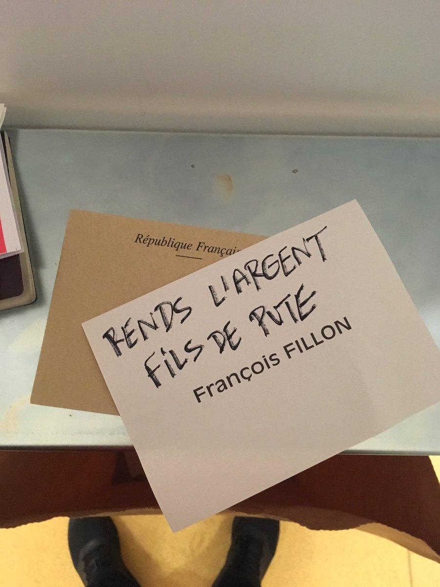 Via @ENORME_SAUCISSE sur Twitter